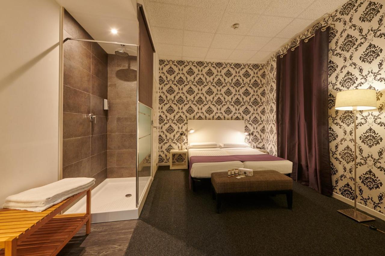 Hostal Mayerling Centro Barcelona Exterior photo